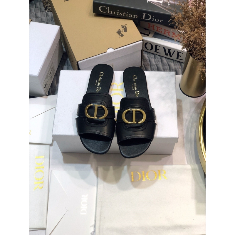 ch**an D*or slippers
